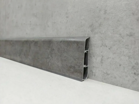 548 Плинтус Деконика мягкий край с к/к 70 мм, 2,2 м